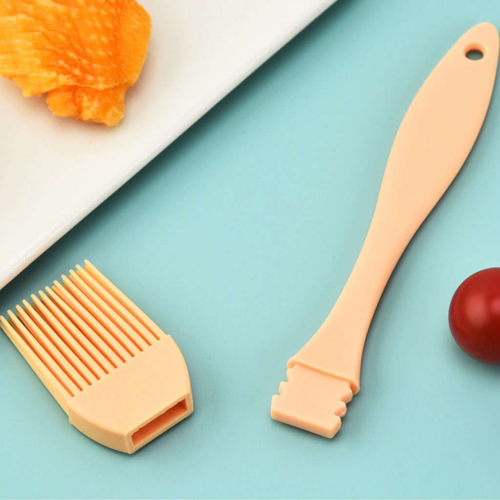 Silicone Basting Brush Set – 4 Colors, 17 cm in use