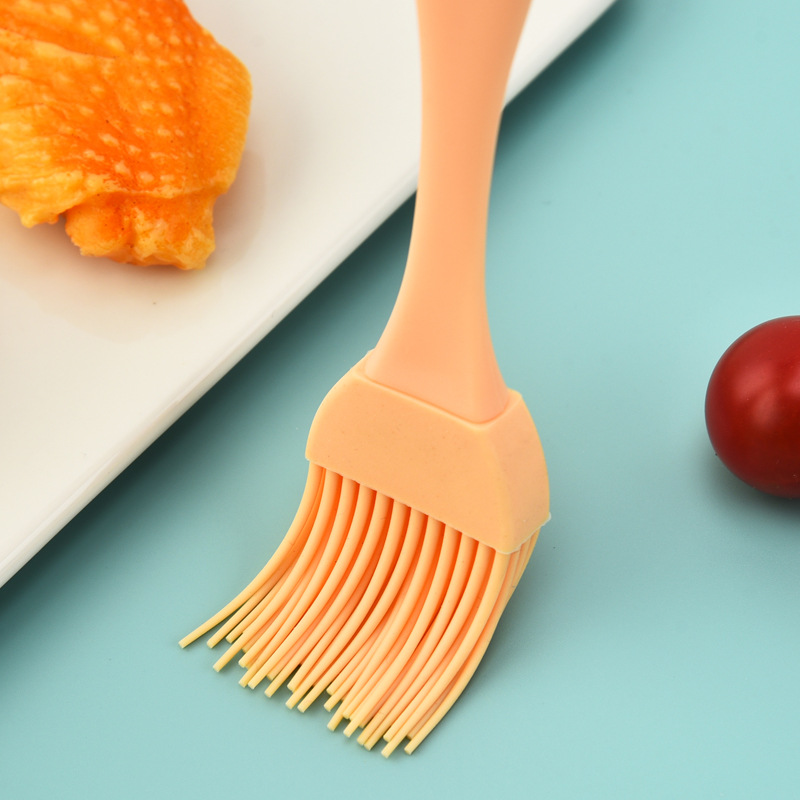 Silicone Basting Brush Set – 4 Colors, 17 cm in use