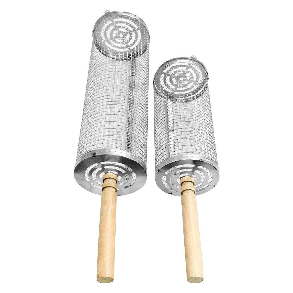 Rotating BBQ Grill Basket with Wooden Handle – 2 Sizes in use