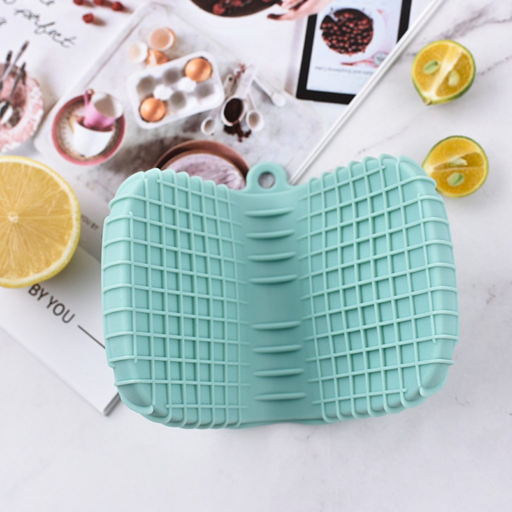 Silicone Oven & Grill Gloves – Compact Pair in use