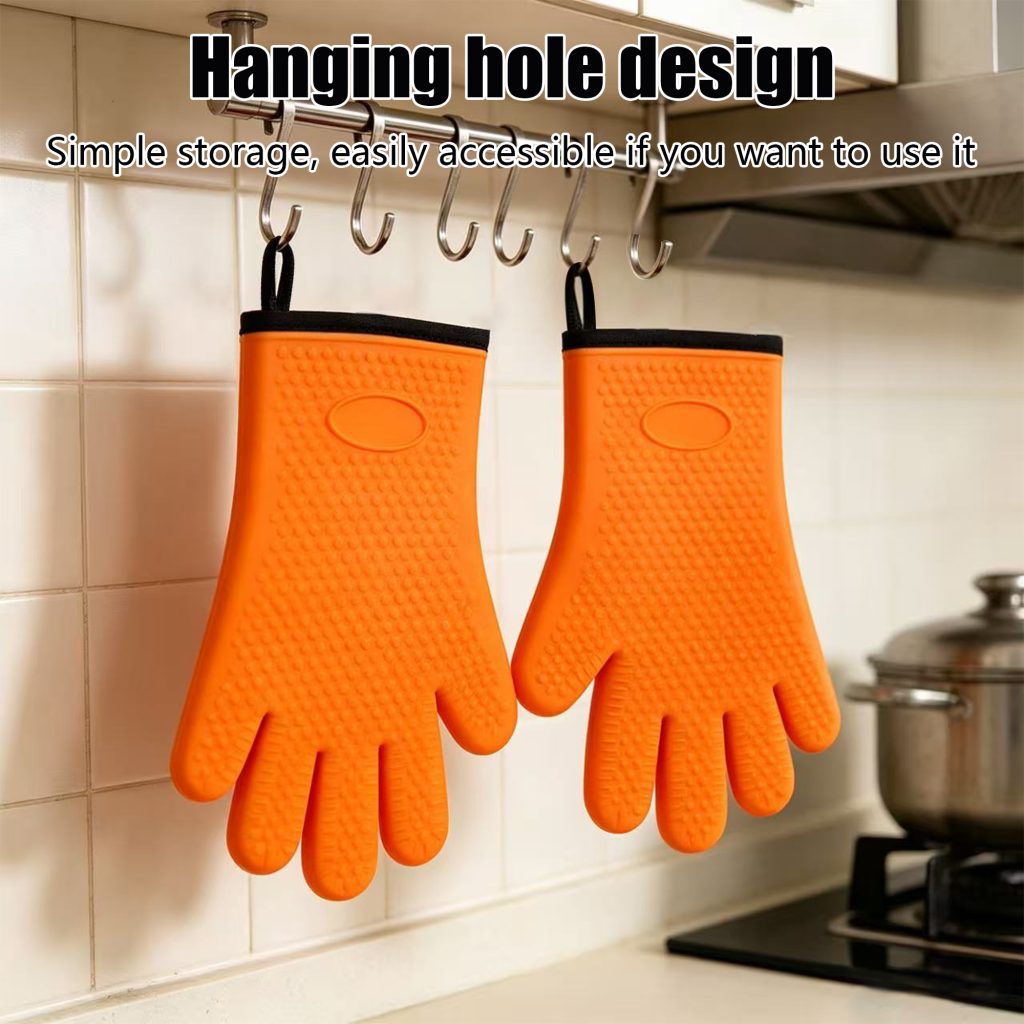 Silicone BBQ Gloves – Cotton-Lined Heat Resistant in use