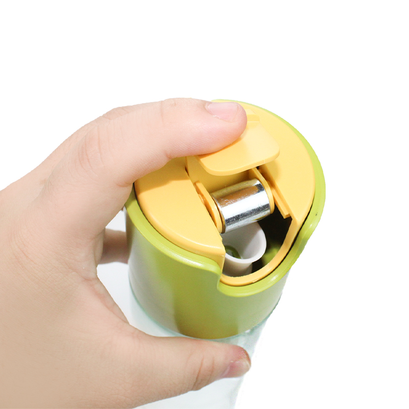 500ml Spray & Pour Oil Bottle with Measuring Cup in use